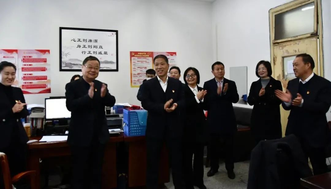 咬定目标不放松 收假收心启新程——龙钢集团领导班子慰问机关职工 咬定目标不放松 收假收心启新程——龙钢集团领导班子慰问机关职工