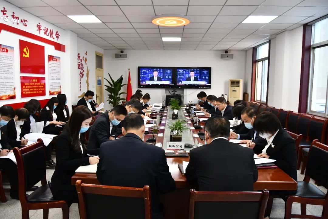 龙钢集团党委理论学习中心组举行2022年第5次集体学习