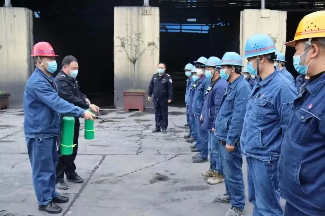 大西沟矿业公司:开足马力赶生产 全力以赴战收官 大西沟矿业公司:开足马力赶生产 全力以赴战收官