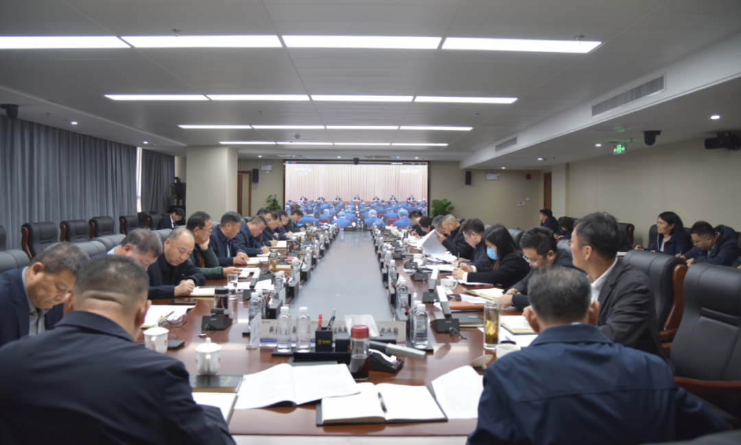 陕钢集团党委理论学习中心组学习中央经济工作会议精神、陕西省委十四届五次全会暨省委经济工作会议精神 陕钢集团党委理论学习中心组学习中央经济工作会议精神、陕西省委十四届五次全会暨省委经济工作会议精神