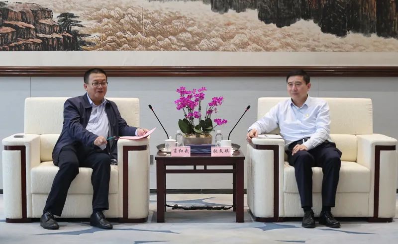 张文琪会见中铁二十三局集团党委书记、董事长肖红武一行 张文琪会见中铁二十三局集团党委书记、董事长肖红武一行
