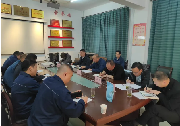 杜东兴对龙钢集团公司安全环保工作进行检查指导 杜东兴对龙钢集团公司安全环保工作进行检查指导