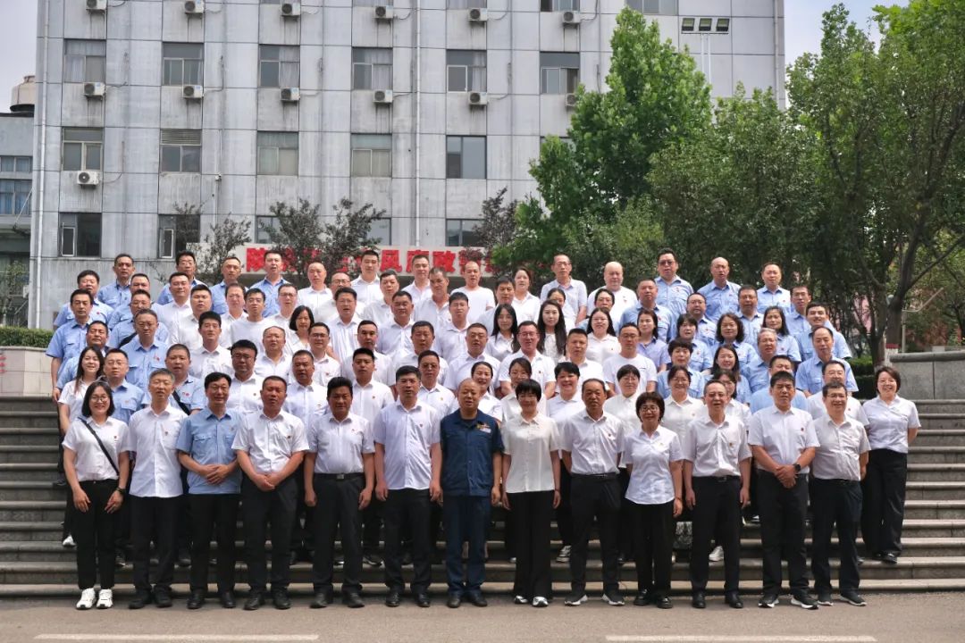 高温熔炉炼精钢 警示教育铸廉心—龙钢集团2025年警示教育活动侧记