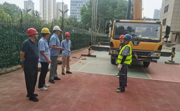 红光物流公司全力保障培训学校暑期维修改造纪实
