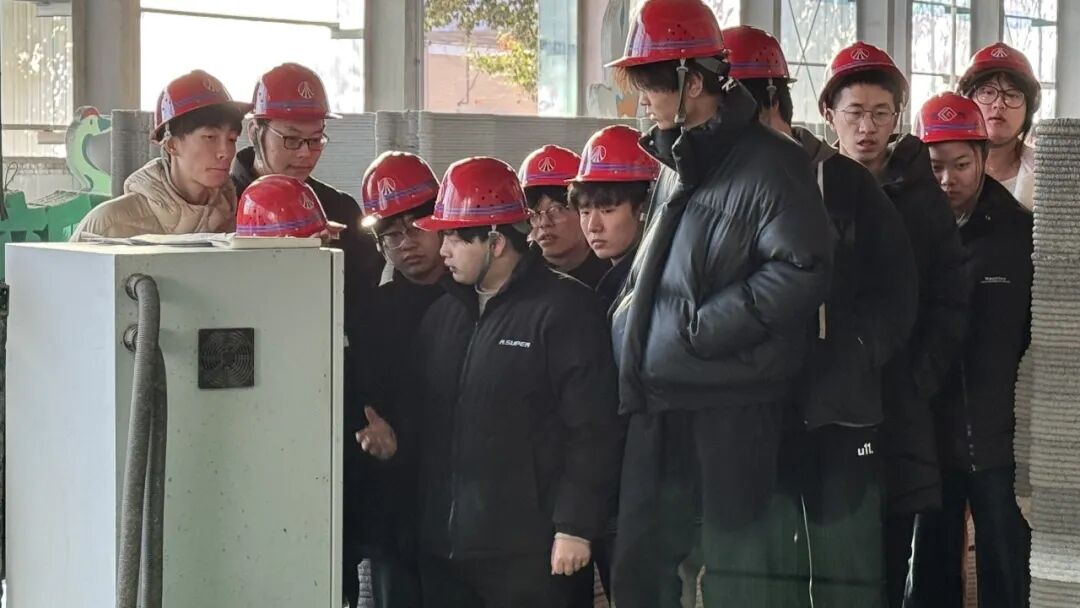 校企联动促成长!陕西工商职业学院师生走进龙钢集团3D打印开发中心 校企联动促成长!陕西工商职业学院师生走进龙钢集团3D打印开发中心