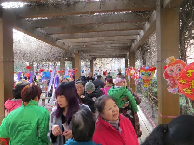 西钢公司职工家属喜迎元宵佳节 西钢公司职工家属喜迎元宵佳节