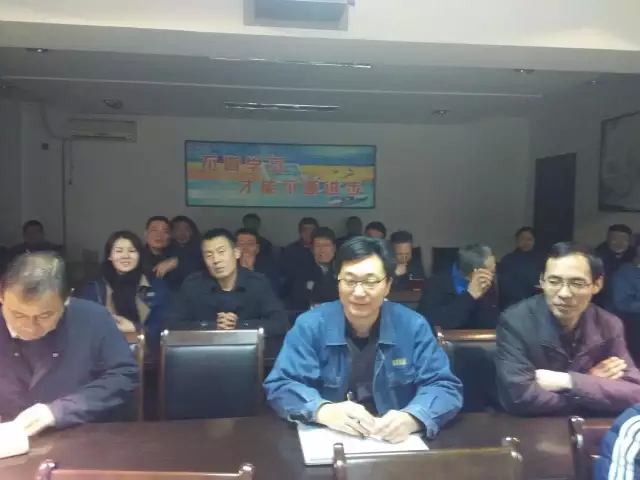 龙钢集团组织党员观看廉洁教育电影