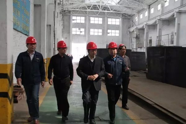 华阴市委书记卢发兴到华冶公司调研 华阴市委书记卢发兴到华冶公司调研