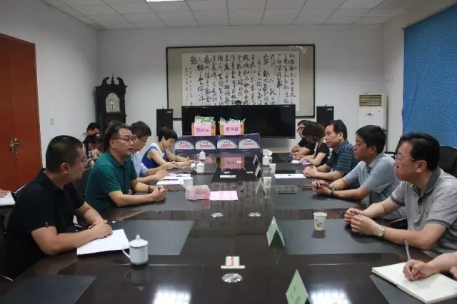 陈敏锋到宝轧公司“送清凉” 陈敏锋到宝轧公司“送清凉”