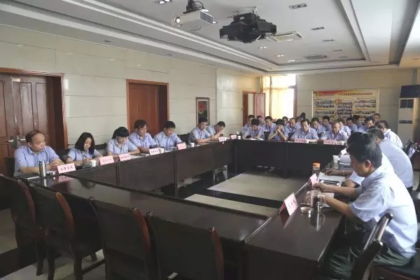 综合服务公司举办庆祝建党95周年座谈会 综合服务公司举办庆祝建党95周年座谈会