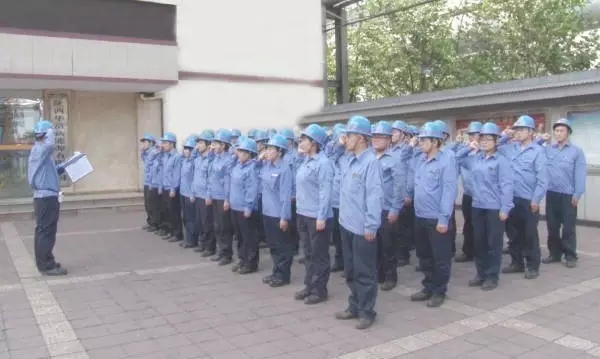 “两学一做”接地气 模范带头树标杆---华富新能源公司发电一区党支部“两学一做”活动侧记 “两学一做”接地气 模范带头树标杆---华富新能源公司发电一区党支部“两学一做”活动侧记