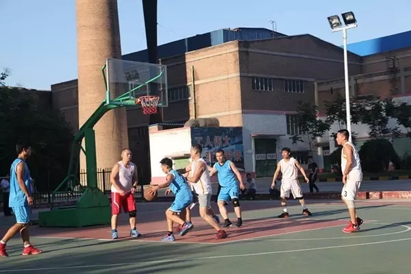 龙钢集团机关与陕钢集团机关进行篮球友谊赛 龙钢集团机关与陕钢集团机关进行篮球友谊赛