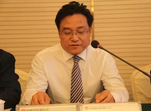 龙钢集团公司召开领导干部警示训诫大会