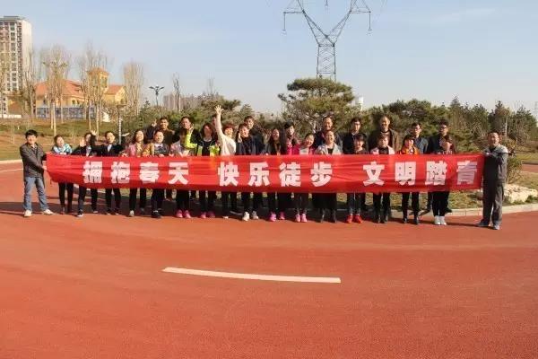 龙钢集团各基层女工委开展系列活动庆祝三八妇女节