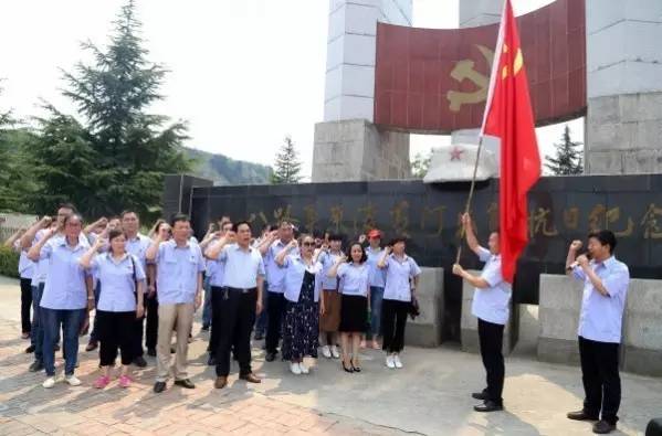 综合服务公司喜迎“七一”参观红色革命基地