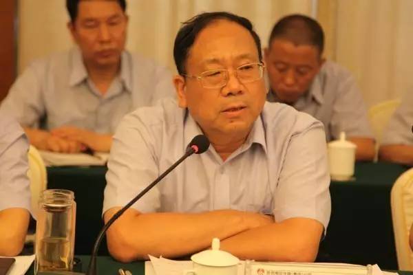 龙钢集团召开上半年经济运行分析会