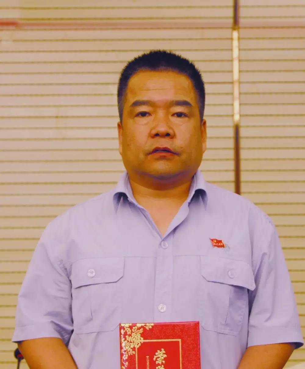 扎根基层的医务工作者——记龙钢集团“四优”党员齐小军