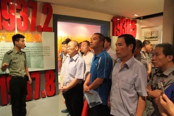 龙钢集团开展纪念建军90周年复转退伍军人革命传统教育活动