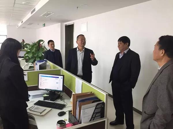 唐鑫到进出口公司进行调研指导 唐鑫到进出口公司进行调研指导