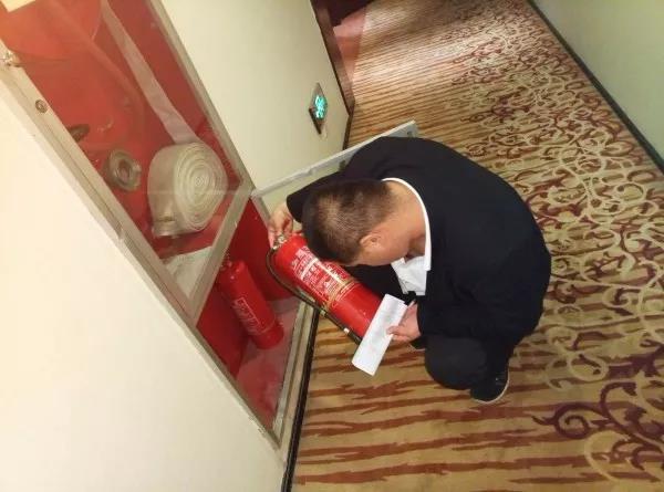龙钢集团检查基层单位春检、安全管理工作 龙钢集团检查基层单位春检、安全管理工作