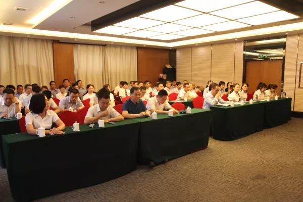 一封家书寄深情 千言万语说安全——龙钢集团公司组织开展“安全家书巡回诵读”活动 一封家书寄深情 千言万语说安全——龙钢集团公司组织开展“安全家书巡回诵读”活动