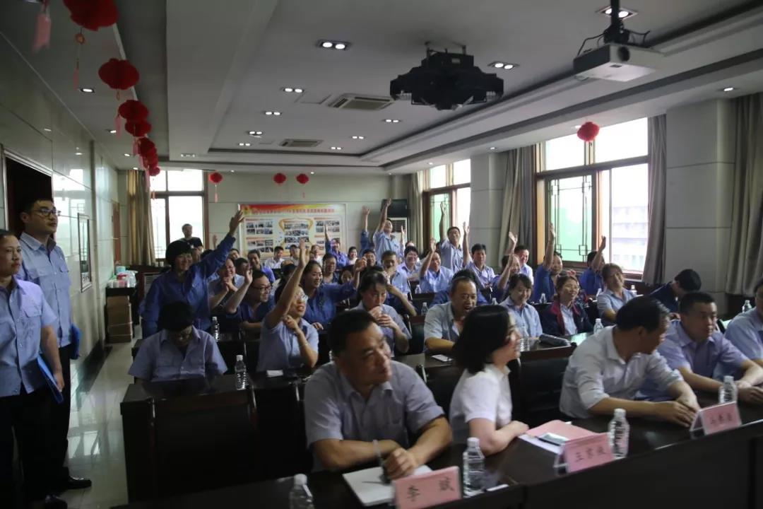一封家书寄深情 千言万语说安全——龙钢集团公司组织开展“安全家书巡回诵读”活动 一封家书寄深情 千言万语说安全——龙钢集团公司组织开展“安全家书巡回诵读”活动