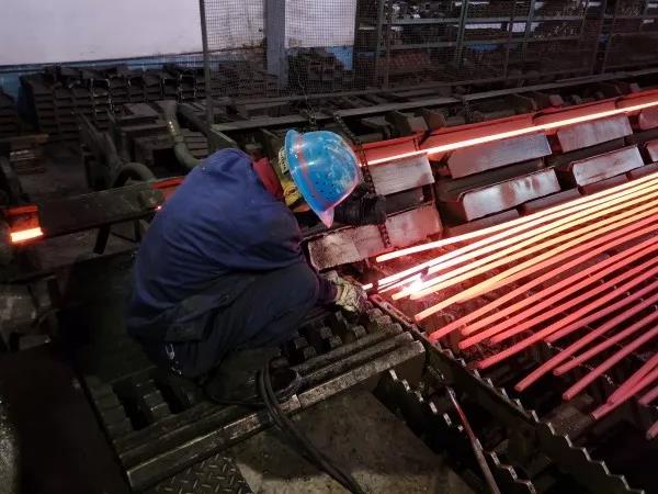 高温“战场”上的质量守卫者 高温“战场”上的质量守卫者