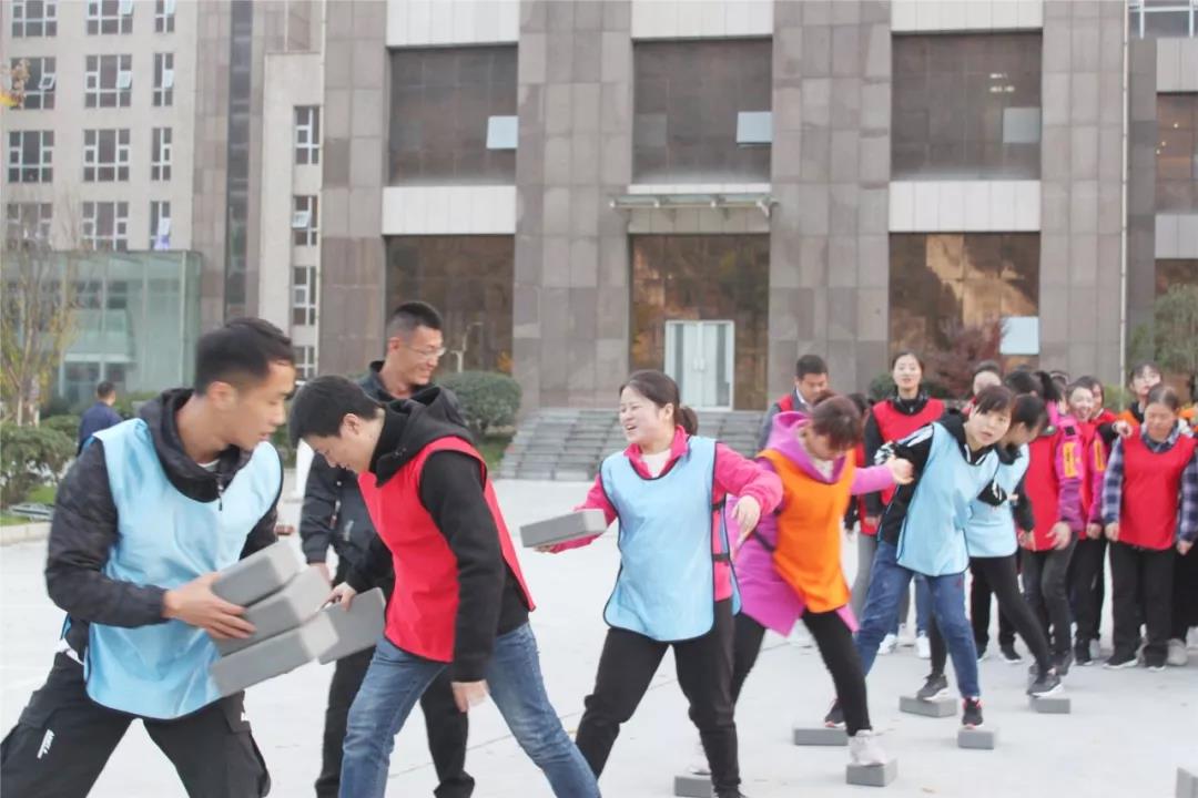 磨练意志,超越自我,凝聚团队,赢在执行——酒店板块开展2019年度员工素质集训活动 磨练意志,超越自我,凝聚团队,赢在执行——酒店板块开展2019年度员工素质集训活动