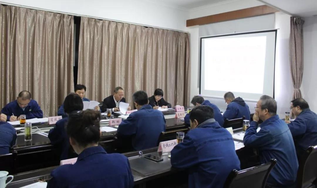 西钢红光物流公司双轮驱动 全力以赴求生存谋发展 西钢红光物流公司双轮驱动 全力以赴求生存谋发展