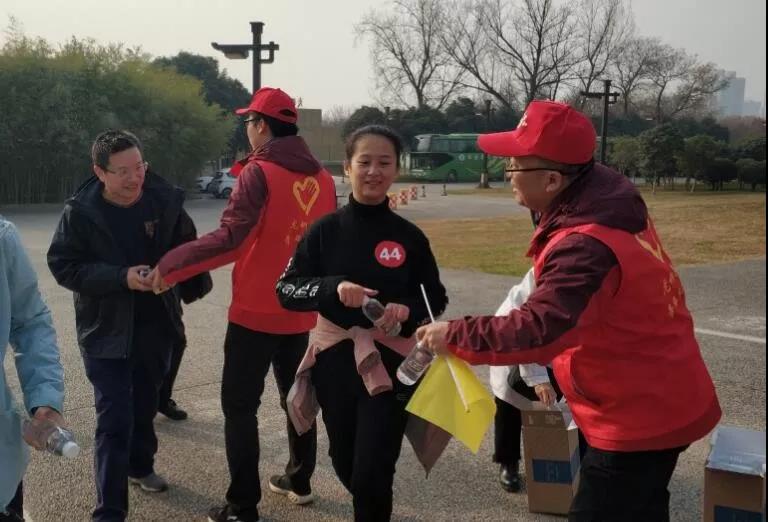 守初心 担使命,坚定信心健步走向2020! 守初心 担使命,坚定信心健步走向2020!