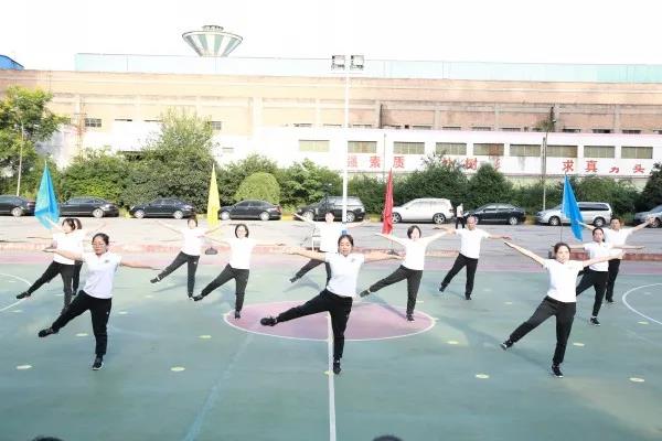 龙钢集团“迎国庆”全民健身广播体操展演活动掠影