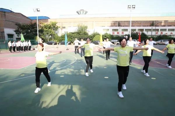龙钢集团“迎国庆”全民健身广播体操展演活动掠影