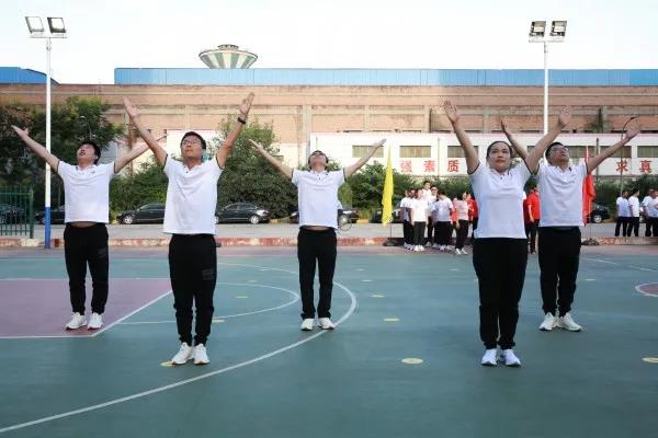 龙钢集团“迎国庆”全民健身广播体操展演活动掠影