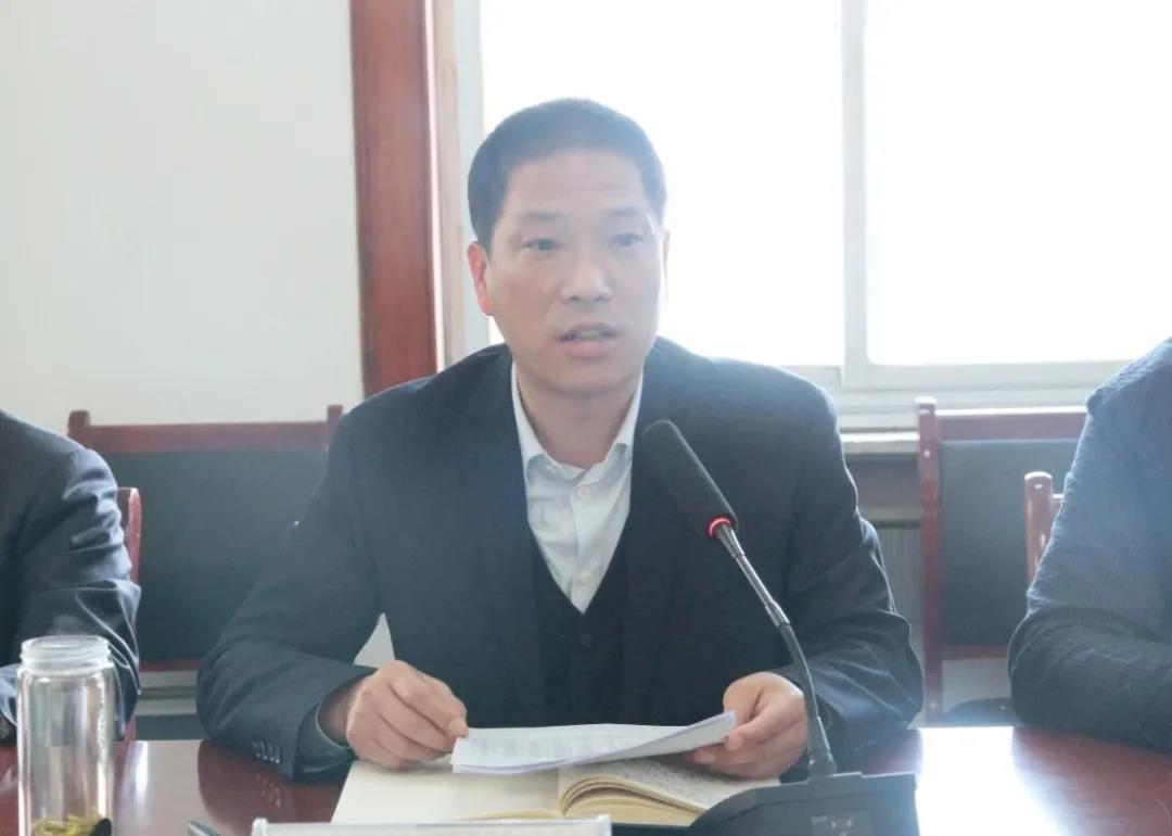 坚持目标引领 突出重点 强化统筹 狠抓落实 坚持目标引领 突出重点 强化统筹 狠抓落实