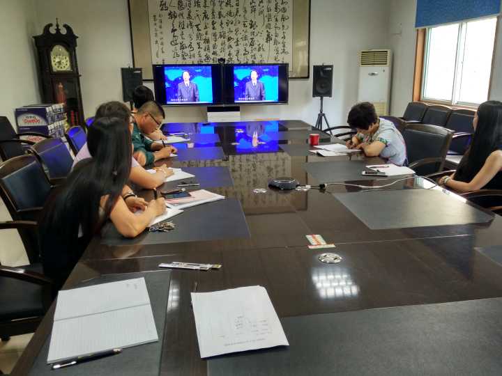 龙钢集团开展班组长和工会干部培训