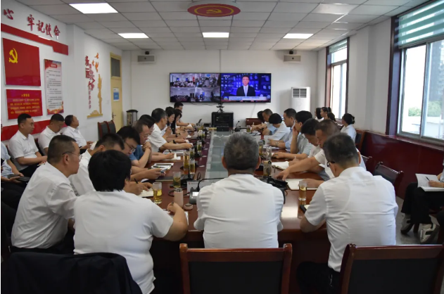 迎新筑梦启新程 薪火相传共奋进——龙钢集团公司召开新入职大学生座谈会