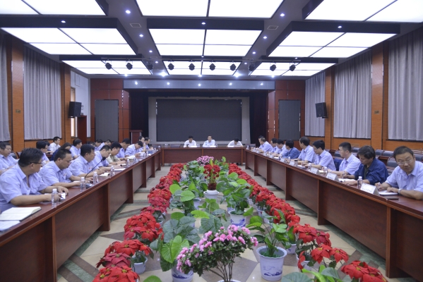 李永刚一行在龙钢公司调研