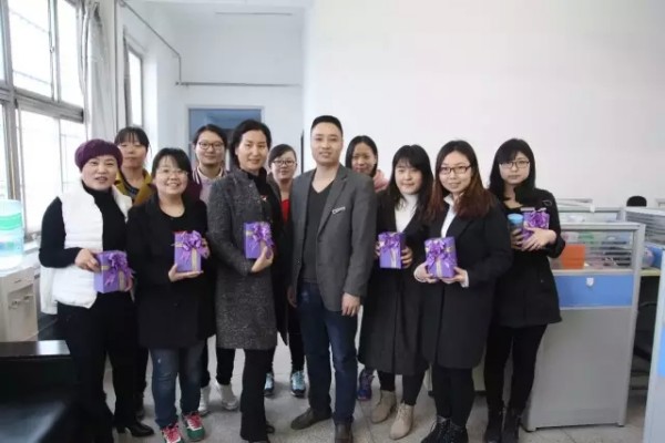 龙钢集团各单位开展庆“三八”活动 龙钢集团各单位开展庆“三八”活动