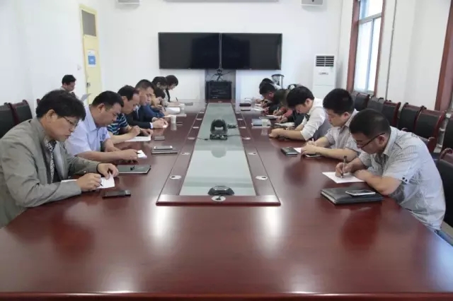 龙钢集团对拟提任干部进行任前廉政法规考试和集体谈话