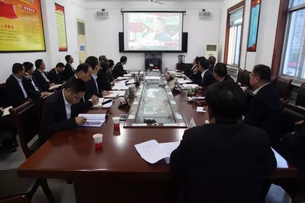 借鉴成功经验 发展非钢产业——龙钢集团党委中心组开展非钢产业专题学习