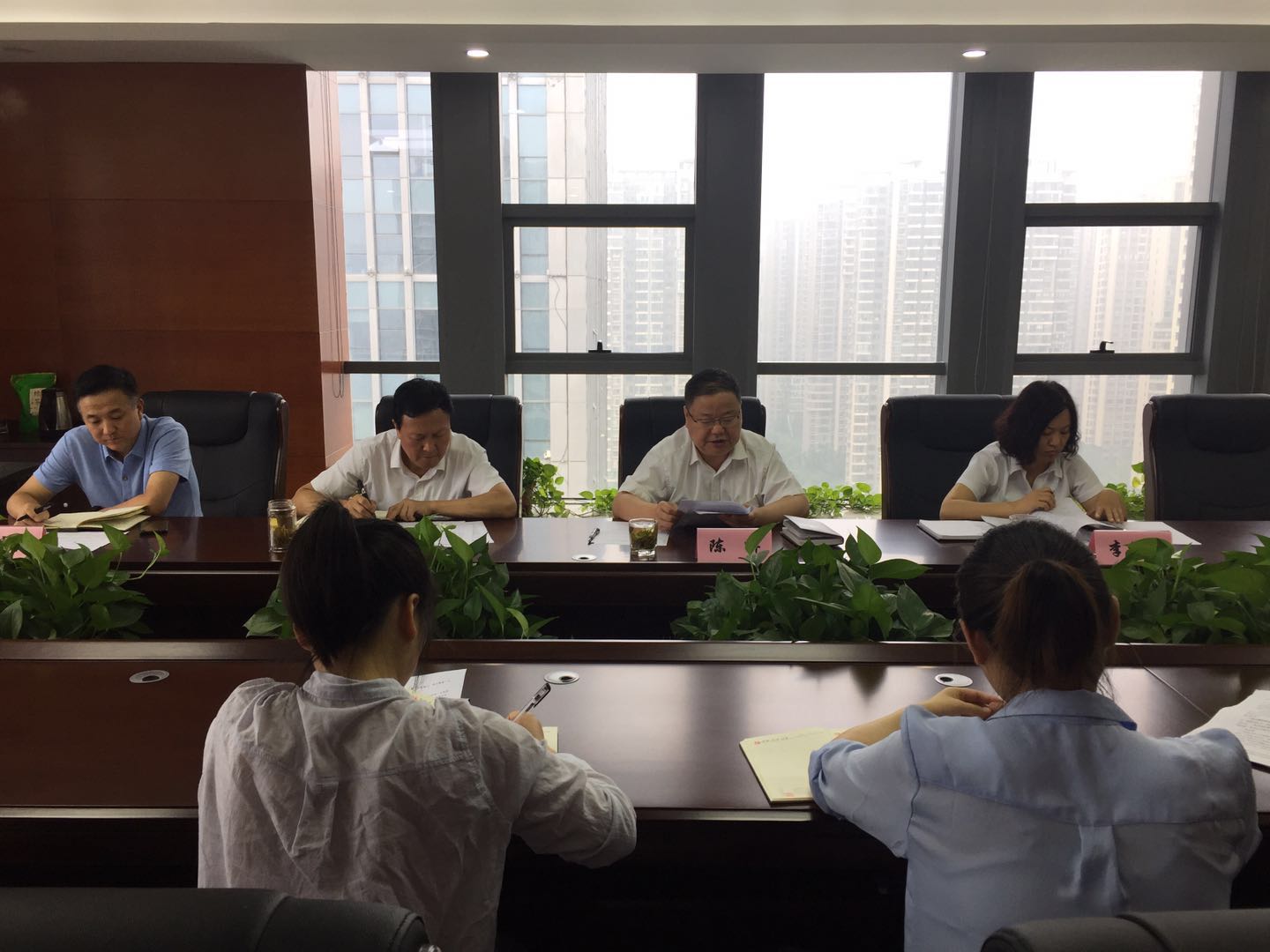 进出口公司召开“不忘初心、牢记使命”主题教育工作会